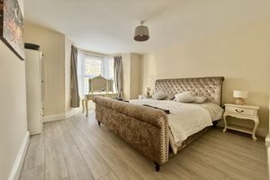 Bedroom- click for photo gallery